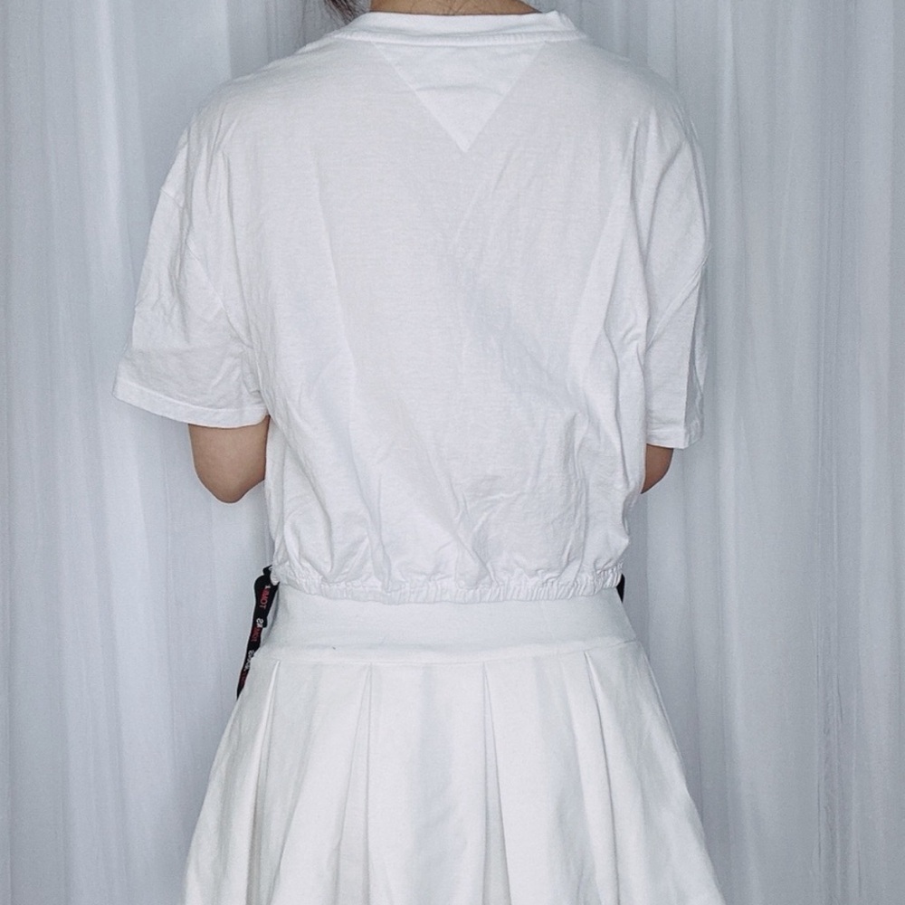 Tommy Hilfiger Jeans Crop Badge Tee White M - Picture 2 of 8
